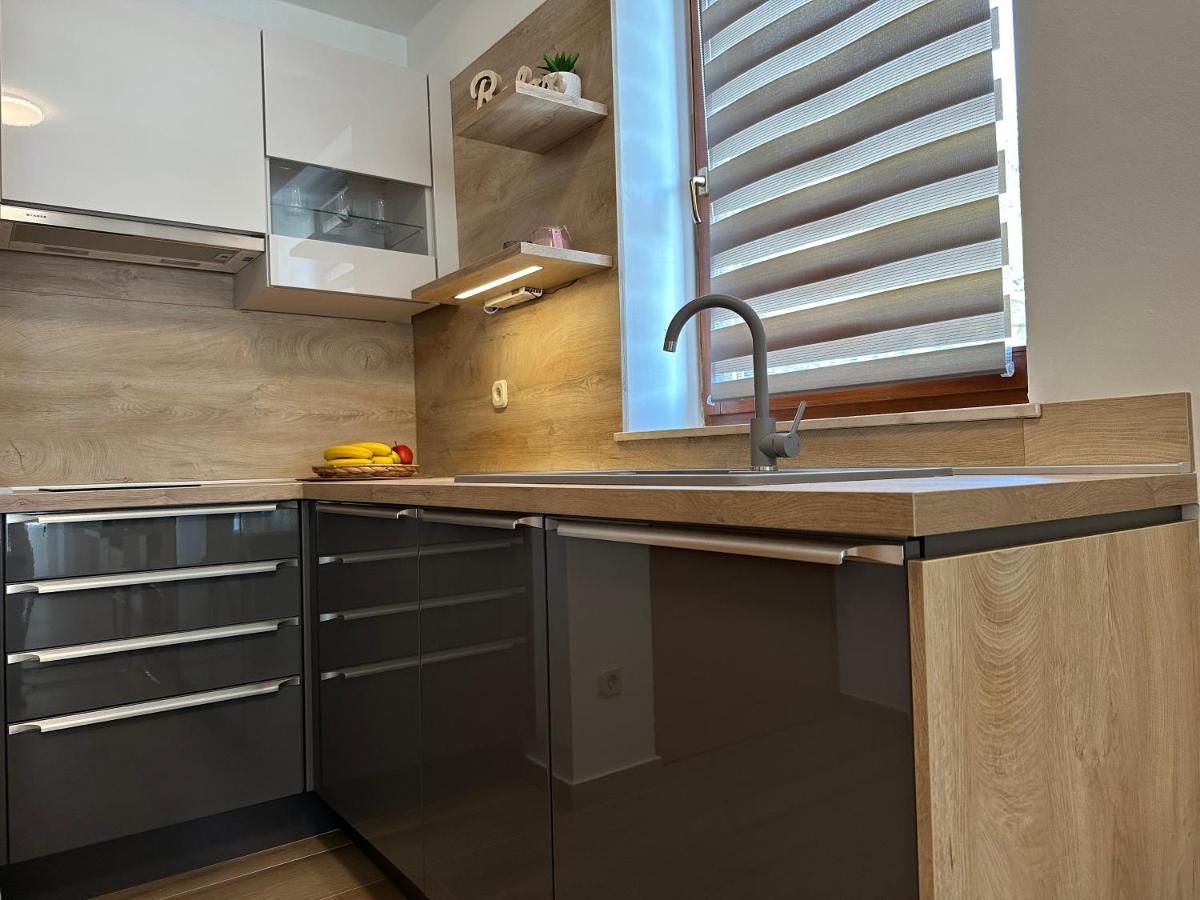 Apartmani Roko ビオグラード・ナ・モル エクステリア 写真